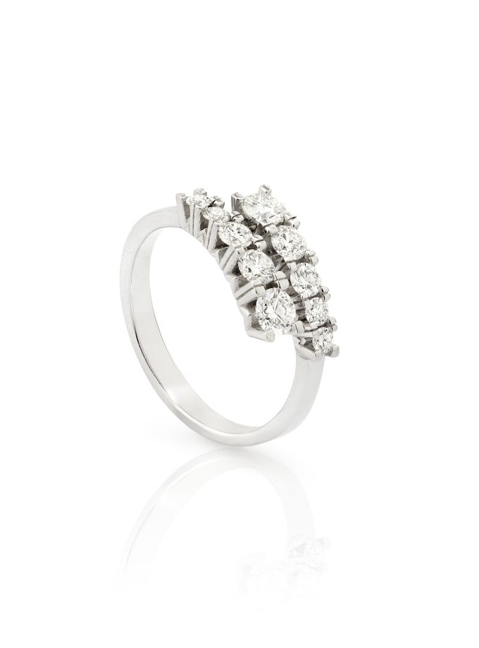 Anillo con Dos Brazos de Diamantes
