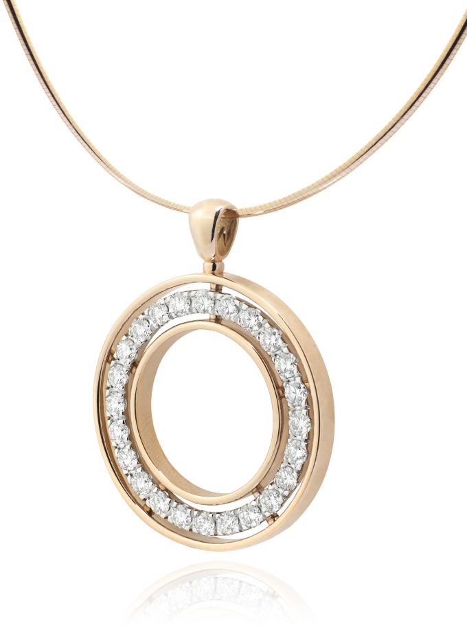 Colgante circular con diamantes